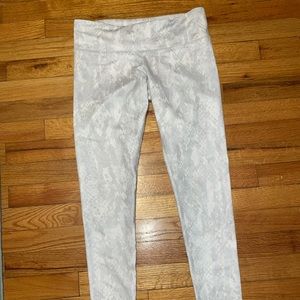 Alo full length leggings never worn size small